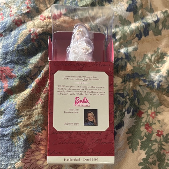 Hallmark Keepsake Barbie in White Lace Gown - Picture 3 of 3